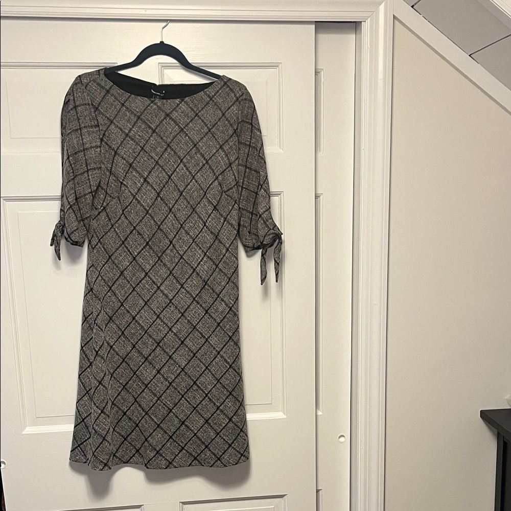 Gray Plaid Tie-Sleeve Women’s Dress